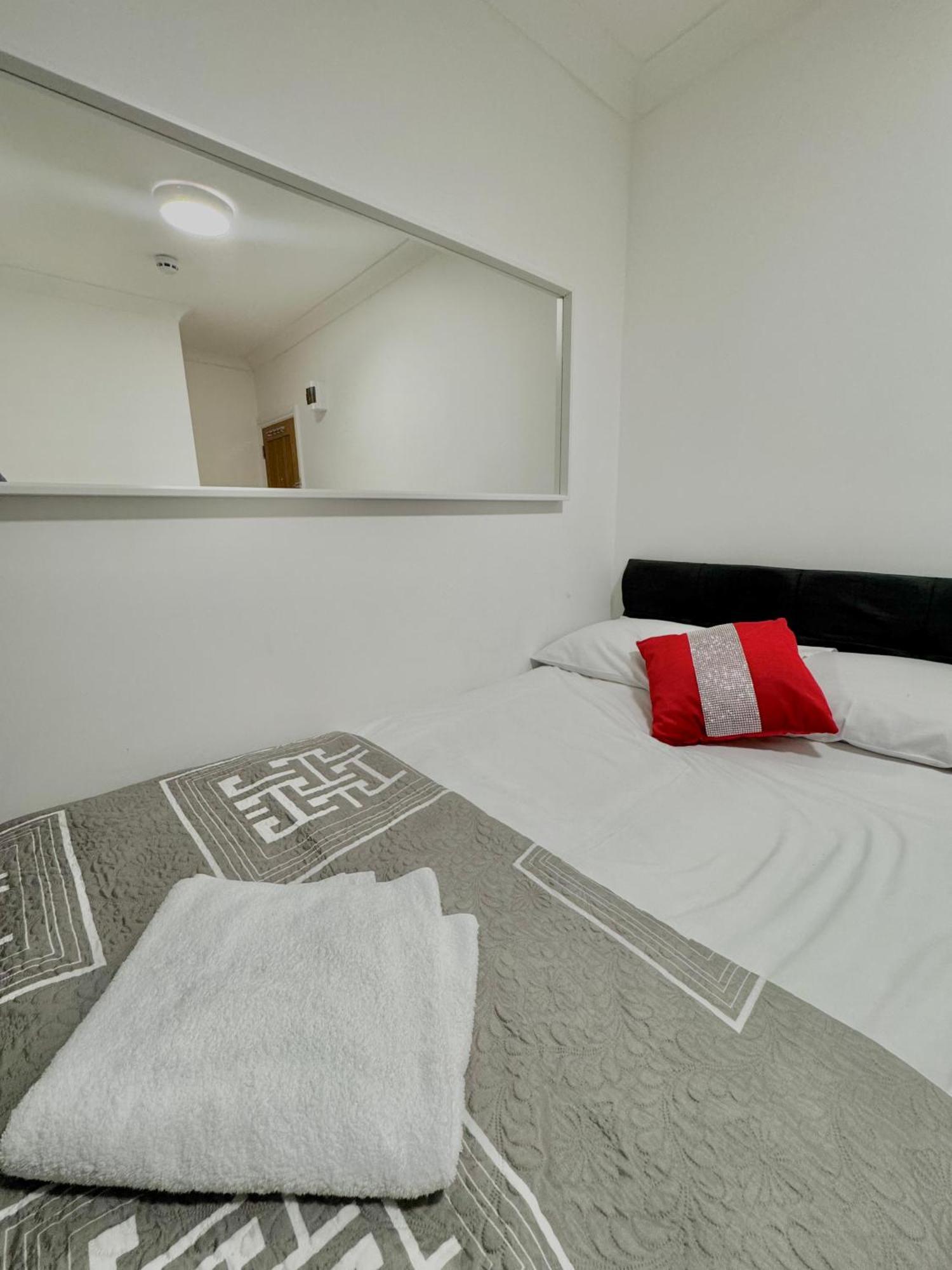 Venice Hotel *